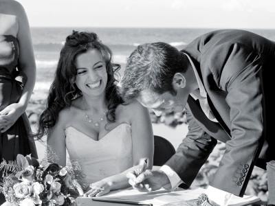 gold-coast-beach-signing