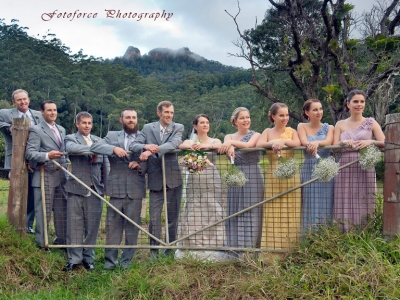 country-gate-bridal-party