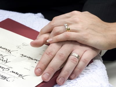 certificate-hands
